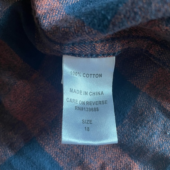 Teen Boys size” XL 18 “ Capslue button down plaid flannel shirt - Picture 6 of 6